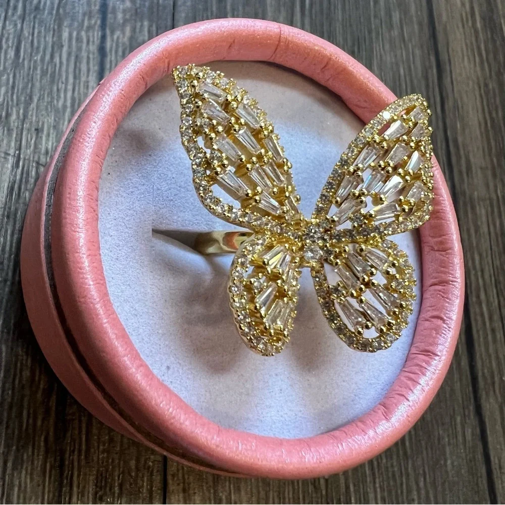 NWT Gold Butterfly Ring Rhinestone Fashion Jewelry Adjustable Back Solid Bling